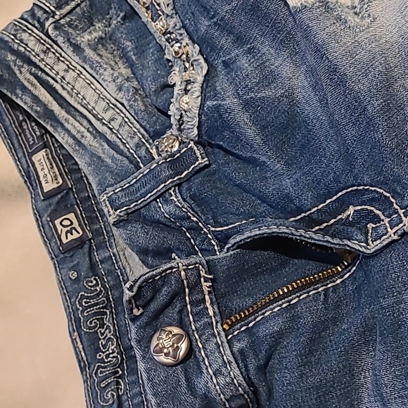 Miss Me Jeans Shorts Mid Rise Rhinestone Embroidered Easy Fit Denim 30 - Picture 5 of 11